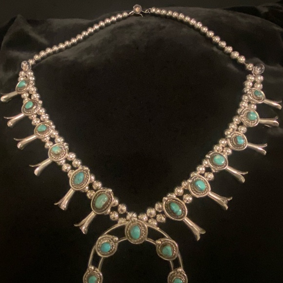 VINTAGE Antique Navajo Kingman Turquoise Sterling SILVER Squash Blossom Necklace - Picture 6 of 15